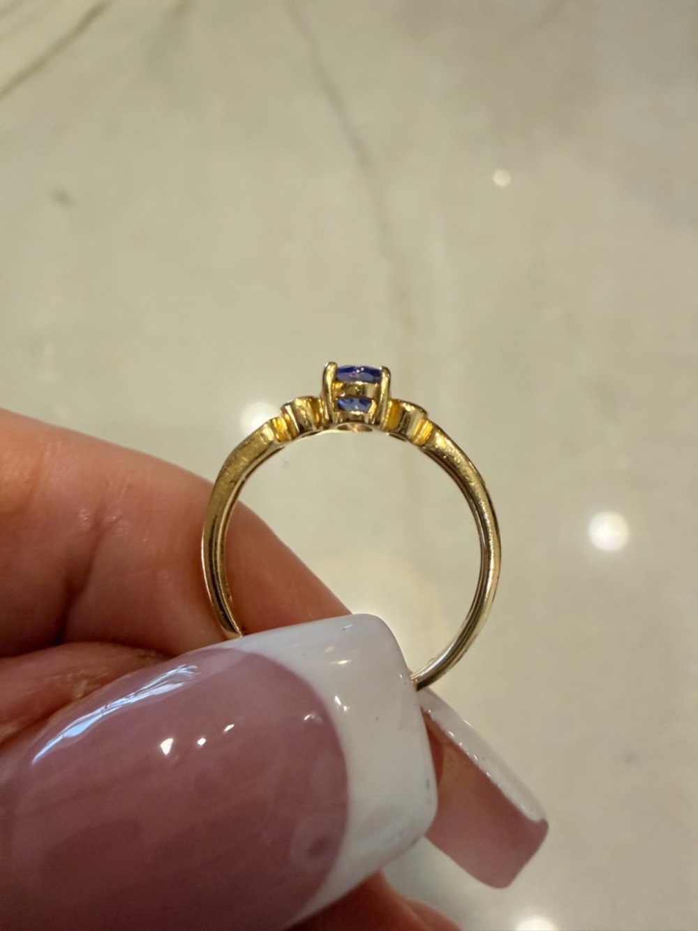 14K Gold Ring with Blue Violet Tanzanite. 2 oval Diamonds. - Picture 3 of 5